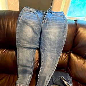 American Eagle luxe stretch jeans